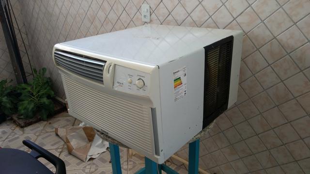 Ar condicionado 12 mil Btus (aceito cartão)