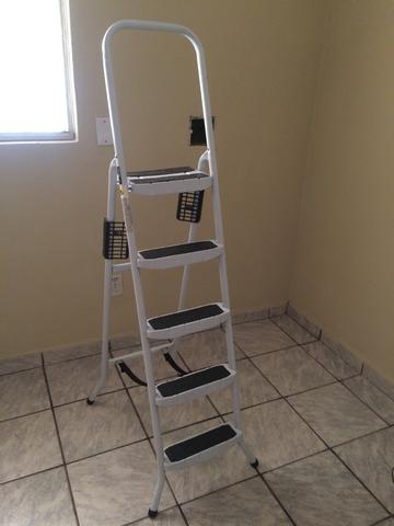 Escada de cinco degraus