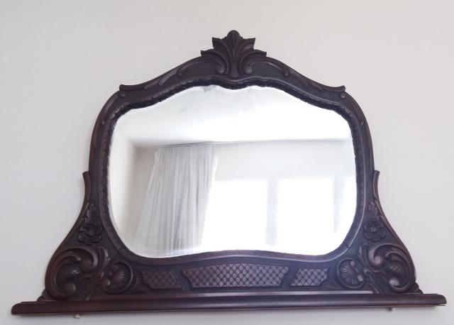 Espelho Antigo em Madeira Maciça Entalhada