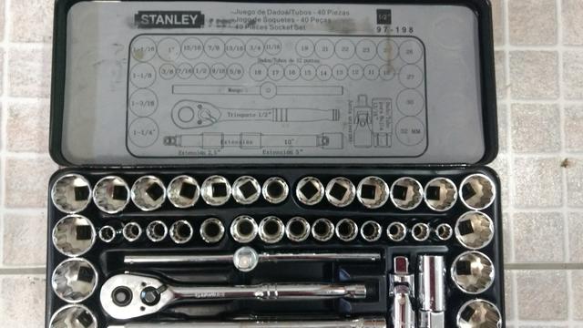 Jogo de soquetes Stanley caixa metálica