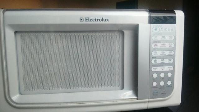 Microondas Electrolux, em ótimo estado!