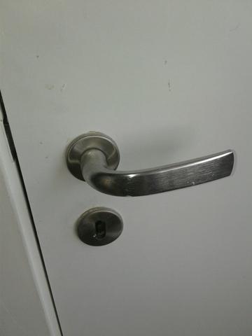 Porta de banheiro ou area de serviço