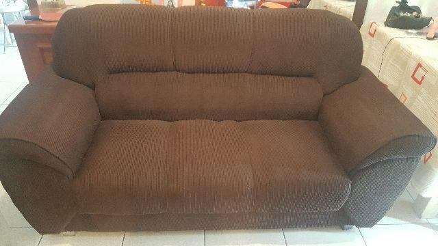Sofá de 2 e 3 lugares.Urgente