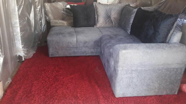 Sofa de canto . (Domingos e feriados) tb atendemos 9