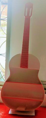Violão com pratileira