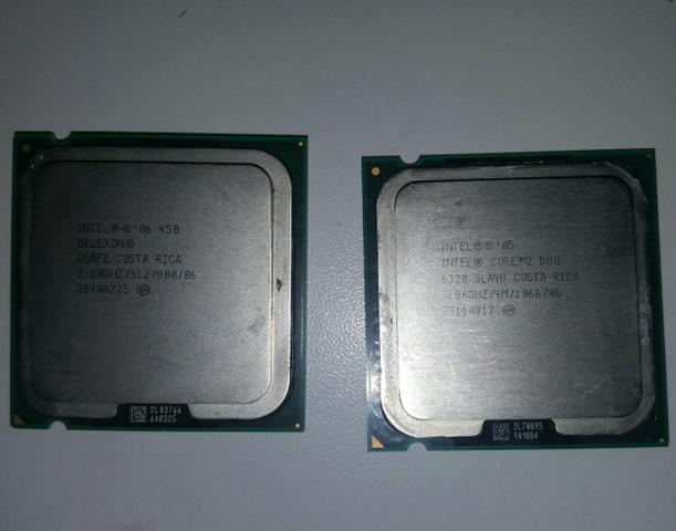 2 Processadores um (core 2 duo) e o outro dual core