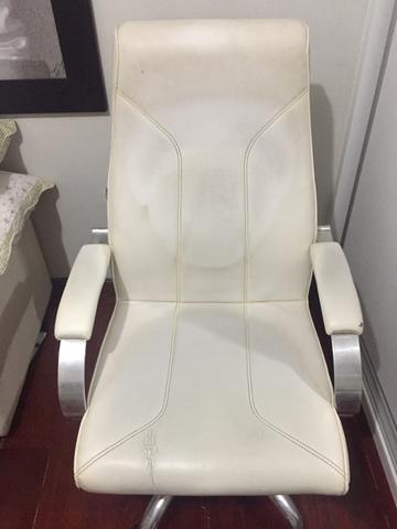 Cadeira Executiva Couro Branco