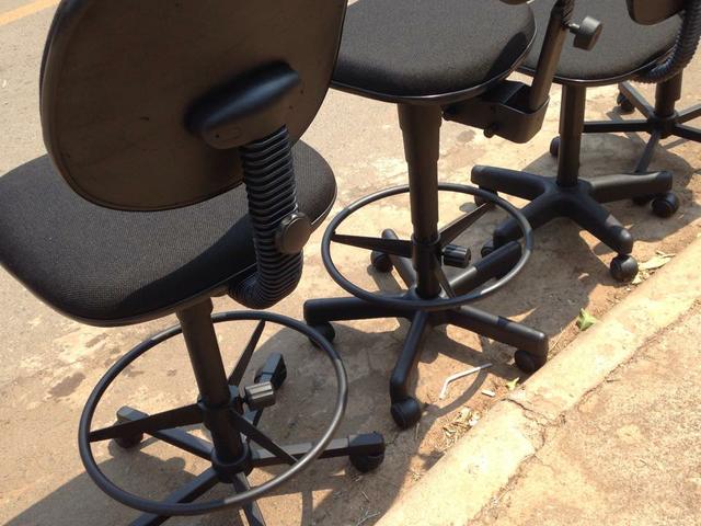 Cadeiras de Caixa semi novas ou restauradas a partir de 90