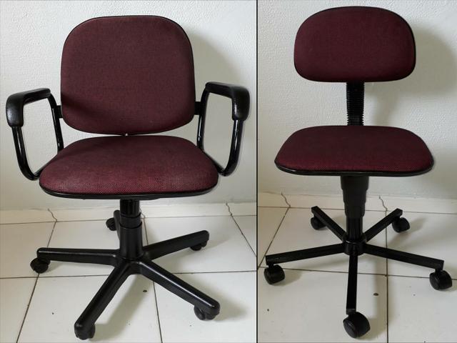 Duas Cadeiras Secretária Giratória