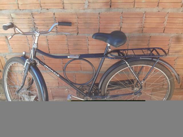 Ela está em otima estado bem conservada toda revisada