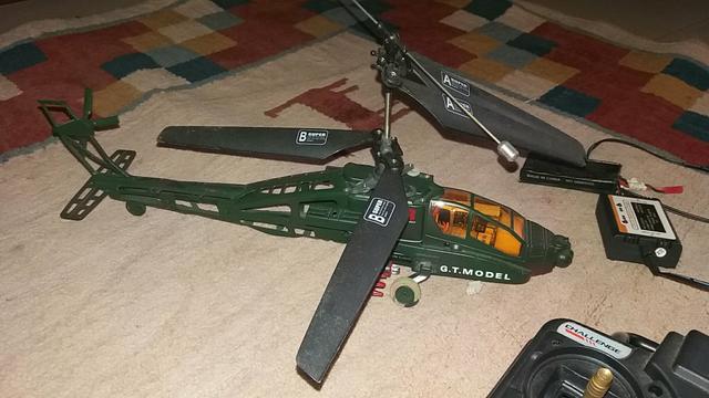 Helicóptero controle remoto gt model