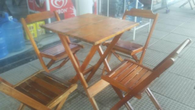 Mesas c cadeiras