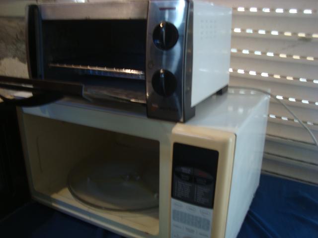 Microondas e forno eletrico (novos) os 2 por cr