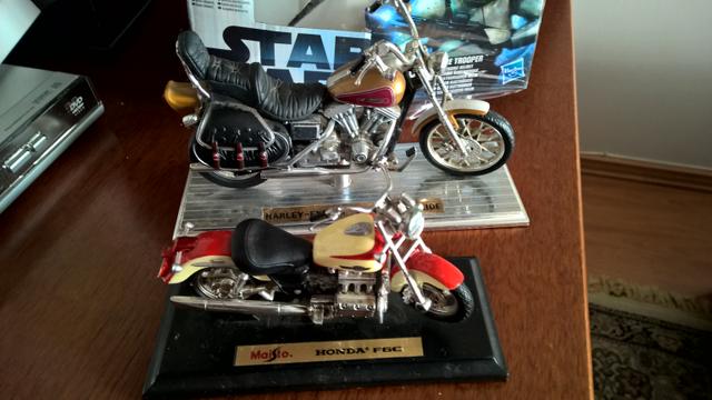 Miniaturas de moto Harley fxdwg e Honda F6C