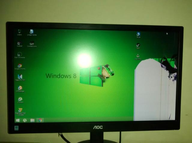 Monitor LED Aoc tela de 18,5" Widescreen E970SWNL