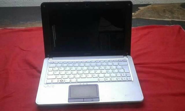 Netbook Sony Vaio 10.1 memória.2g hd 250g procssdr intel