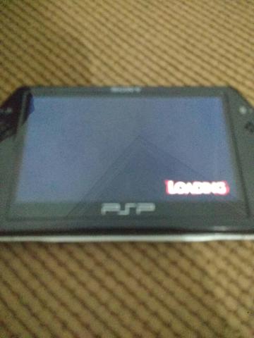 PSP Go com vários jogos aceito troc.as