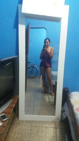Vende-Se um espelho grande semi novo 200 reais pra vender