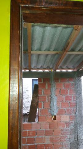 Vendo duas porta uma com caxilho e tudo por 450 reais