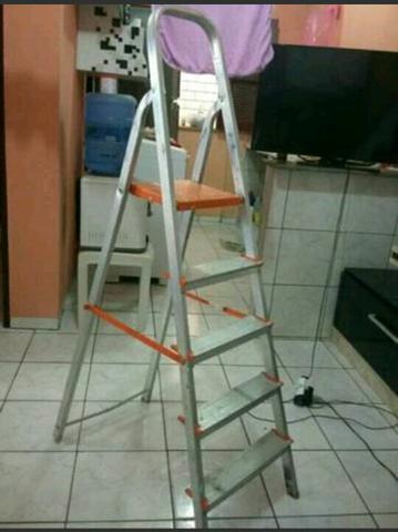 Vendo escada 5 degraus