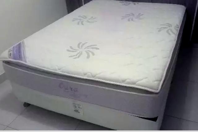 Cama casal box com colchão