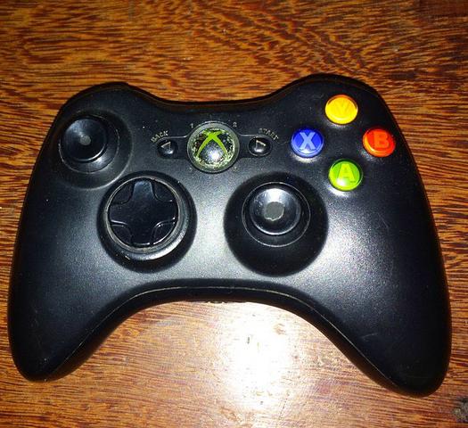(DOIS) 2 controles Xbox 360