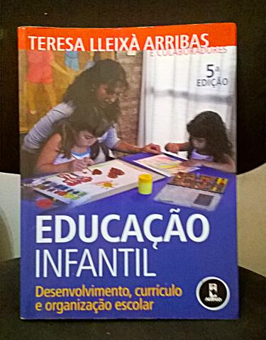 Livro Educação Infantil - Desenvolvimento, Currículo e