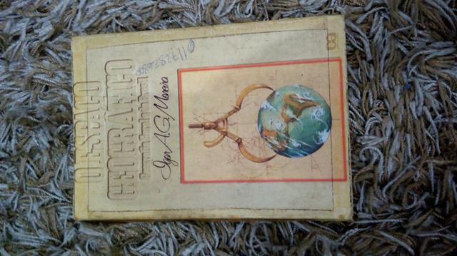 Livro antigo da geografia geral do brasil