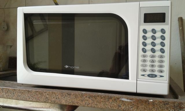 Micro-ondas usado mas está praticamente novo