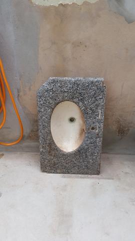 Pia banheiro em granito