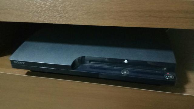 Playstation 3 com 2 Controles e 19 jogos Originais