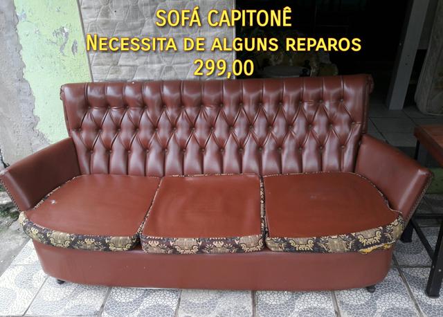 Sofá de couro capitonê
