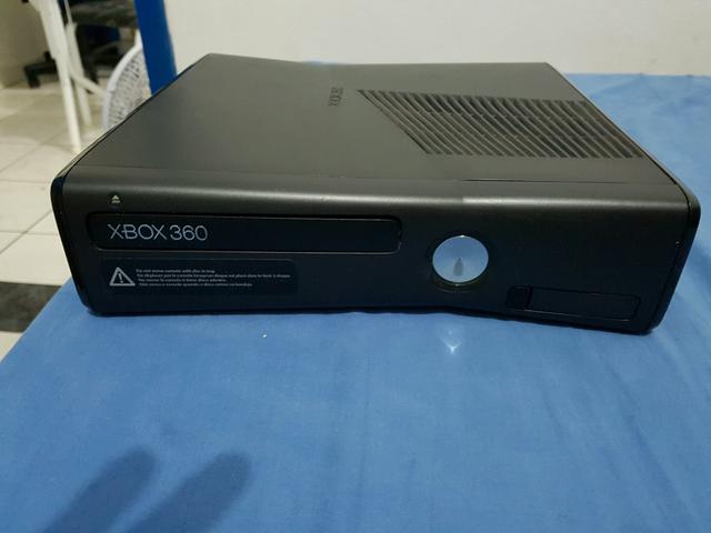 Vendo so console do xbox com defeito acendendo a luz