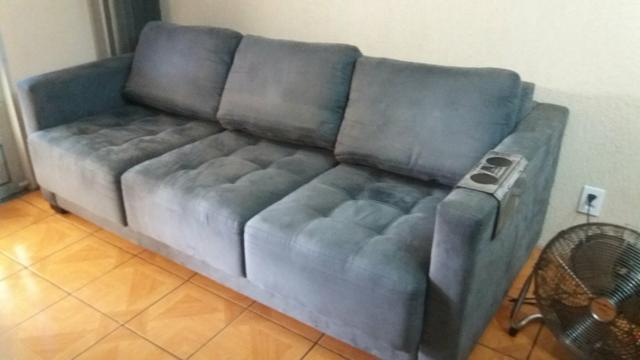 Vendo sofá de suede retrátil, 3 divisões,cabem 4 pessoas