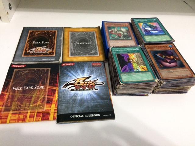 Yu Gi Oh 300 cartas "Originais" + 3 mesa de duelo