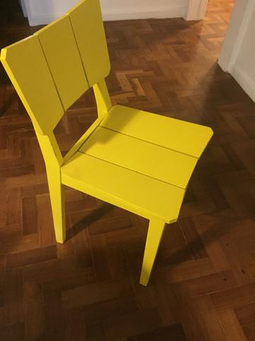 2 Cadeiras da OPPA (modelo: UMA) cor: amarelas