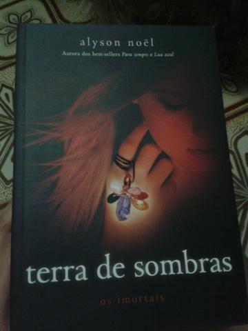 Livro "Terra de sombras"