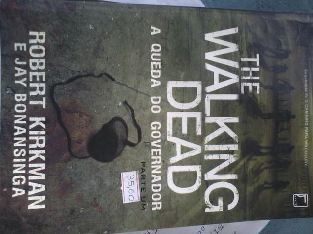 Livro the walking dead.