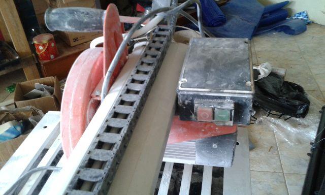 Máquina de cortar pedras e granitos