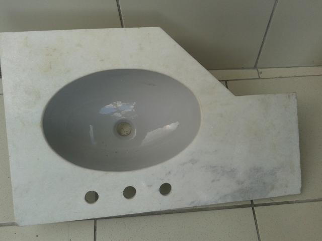 Pia de banheiro em Mármore branco 