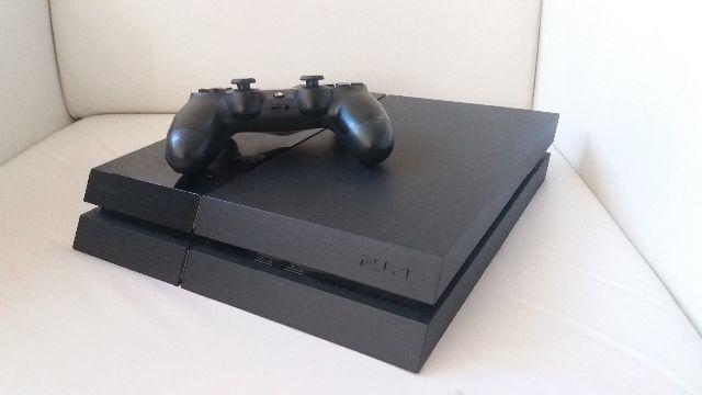 500 GB com 1 controle 1 capa silicone 1 jogo