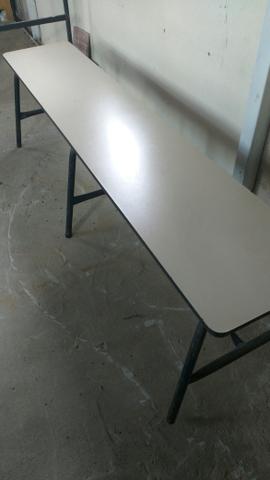 Banco em MDF e ferro