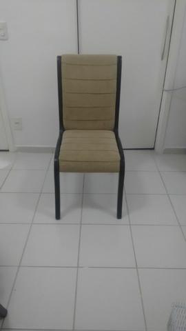 Conjunto 4 cadeiras semi-novas