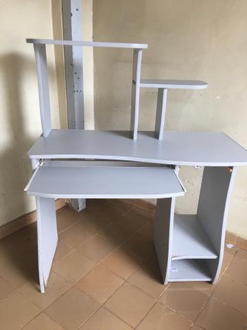 Estante para computador