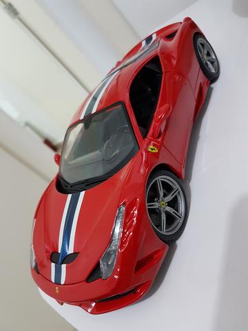 Ferrari 458 Speciale Bburago 1:18 Vermelho Miniatura