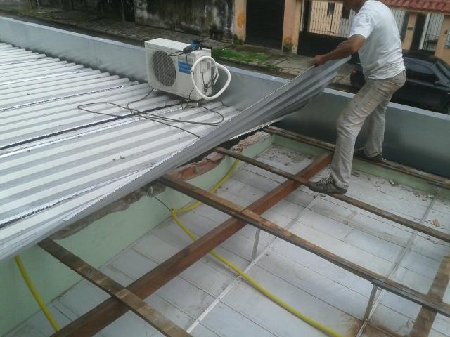 Removemos seu telhado antigo