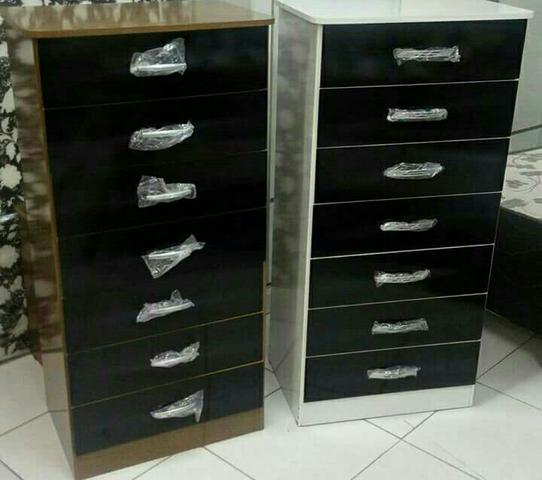 2 cômodas nestas cores na embalagem