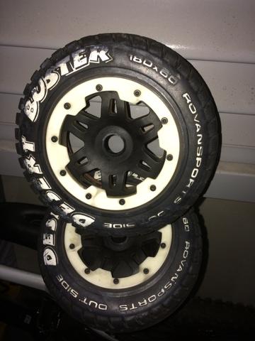 Automodelo baja 1/5 pneus