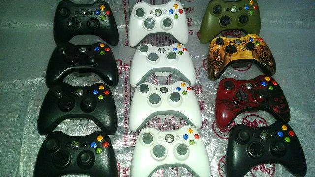 Controles originais Xbox 360. Pode retirar na loja ou estudo