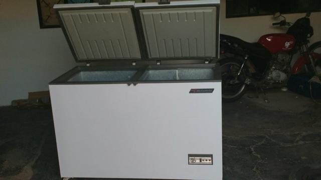 Frezer horizontal 420 litros metalfrio envelopado divido no